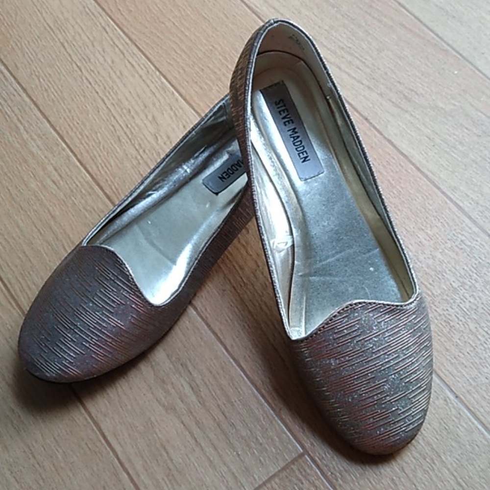 Steve Madden gold flats
